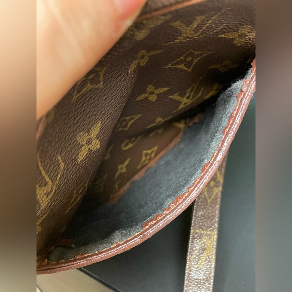 Louis Vuitton - Vintage Danube Monogram Canvas Crossbody Bag - 2002 - Picture 13 of 16